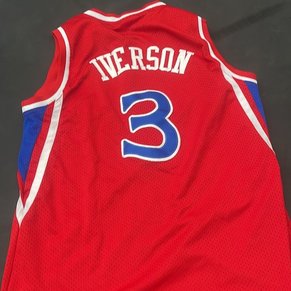 76ers Iverson jersey - Picture 2 of 2